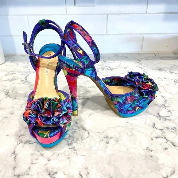 Gianni Bini Peep Toe Multicolored Heel Shoe Size 8.5 - Picture 2 of 10